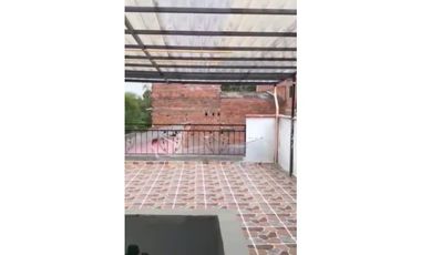 SE VENDE CASA EN SEGUNDO PISO DOCE DE OCTUBRE