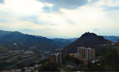 Venta o Permuta Apartamento Tríplex Milán, Manizales