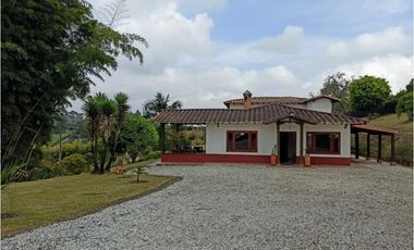 VENTA FINCA ENTRE MARINILLA Y EL CARMEN DE VIBORAL HERMOSA