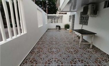 APTO AMOBLADO. 3 HABITACIONES Y TERRAZA. EN RECREO