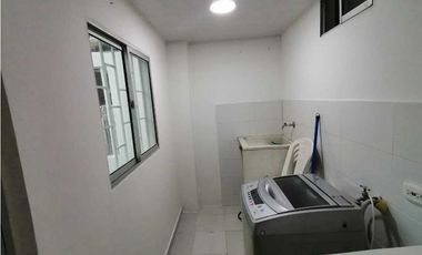 APTO AMOBLADO. 3 HABITACIONES Y TERRAZA. EN RECREO