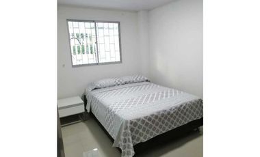 APTO AMOBLADO. 3 HABITACIONES Y TERRAZA. EN RECREO