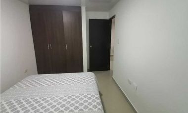 APTO AMOBLADO. 3 HABITACIONES Y TERRAZA. EN RECREO