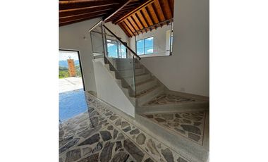 Casa en Alquiler Envigado Alto Las Antillas