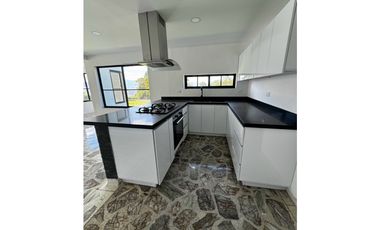 Casa en Alquiler Envigado Alto Las Antillas