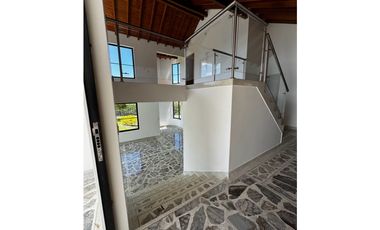 Casa en Alquiler Envigado Alto Las Antillas