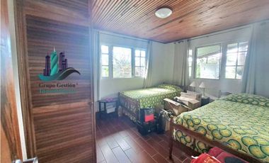 VENDO/ALQUILO CASA  2HECTAREAS EN VOLCAN