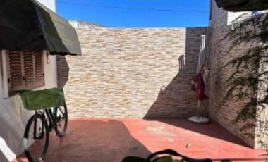 Casa en venta - 2 Dormitorios 2 Baños - 300Mts2 - Berisso