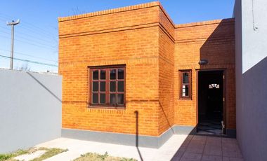 2 casas a estrenar en Lobos, Bs As