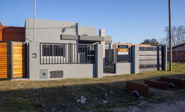 2 casas a estrenar en Lobos, Bs As
