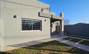 2 casas a estrenar en Lobos, Bs As