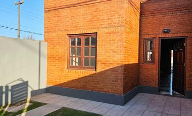 2 casas a estrenar en Lobos, Bs As