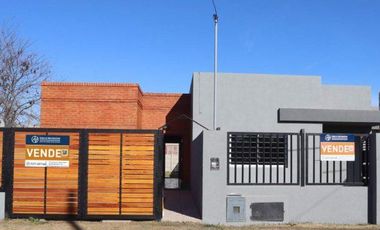 2 casas a estrenar en Lobos, Bs As
