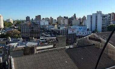 DEPARTAMENTO DE 4 AMBIENTES VENTA EN Sitio de Montevideo 53 7°D (LANUS)