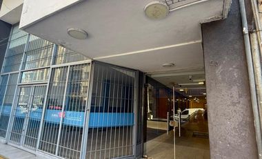DEPARTAMENTO DE 4 AMBIENTES VENTA EN Sitio de Montevideo 53 7°D (LANUS)