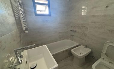 SEMIPISO 4 AMBIENTES CON LAVADERO