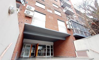 OFICINA EN VENTA EN MORON SUR - EXCELENTE UBICACION