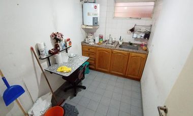OFICINA EN VENTA EN MORON SUR - EXCELENTE UBICACION