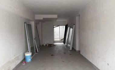 VENTA Local en  PB de EDIFICIO  BARRIO PARQUE