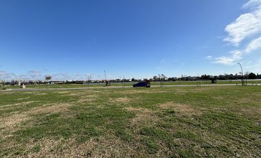 Lote a la Laguna en Los Puentes - Nordelta