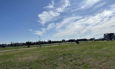 Lote a la Laguna en Los Puentes - Nordelta
