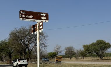 Terrenos en  Venta Frente en Alta Gracia