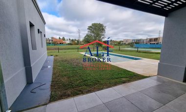 CASA EN ALTOS DE CAMPO GRANDE