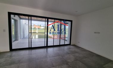 CASA EN ALTOS DE CAMPO GRANDE