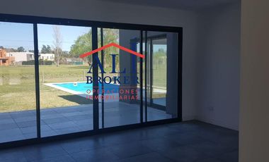 CASA EN ALTOS DE CAMPO GRANDE