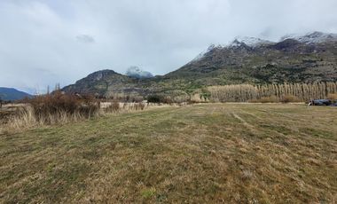 Chacra Sobre ruta 40 - El Hoyo - Chubut - 1.9 hectareas con Arroyo permanente
