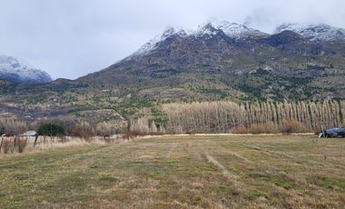 Chacra Sobre ruta 40 - El Hoyo - Chubut - 1.9 hectareas con Arroyo permanente