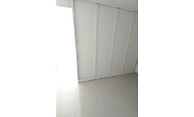 SE VENDE LOCAL EN LA CEJA