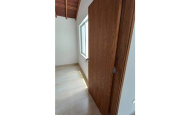 CASA EN VENTA EN LA CEJA SECTOR EL TAMBO.