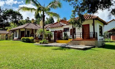 CASA FINCA EN VENTA GUATAPE