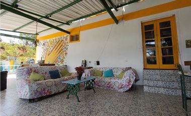 HOTEL AMOBLADO EN VENTA GUATAPÉ