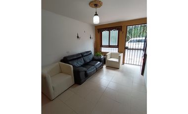 CASA UNIFAMILIAR EN VENTA EN LA CEJA