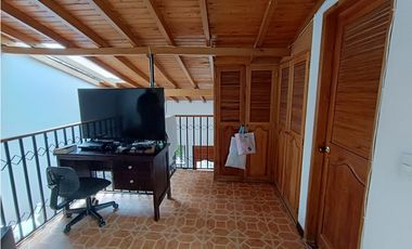 CASA UNIFAMILIAR EN VENTA EN LA CEJA