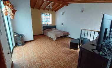 CASA UNIFAMILIAR EN VENTA EN LA CEJA