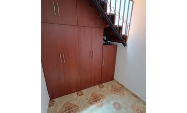 CASA UNIFAMILIAR EN VENTA EN LA CEJA
