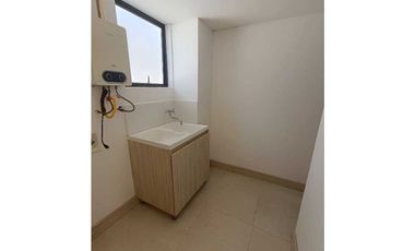 SE VENDE AMPLIO APARTAMENTO EN MARINILLA