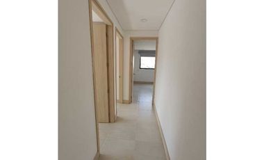 SE VENDE AMPLIO APARTAMENTO EN MARINILLA