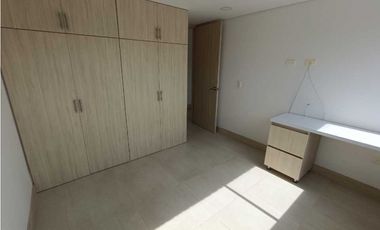 SE VENDE AMPLIO APARTAMENTO EN MARINILLA