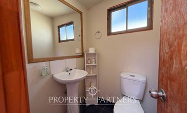 Casa Esquina con Excelente Ubicación Estratégica