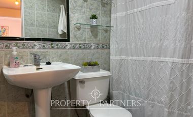 Casa Esquina con Excelente Ubicación Estratégica