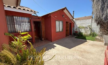 Casa Esquina con Excelente Ubicación Estratégica