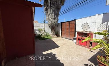 Casa Esquina con Excelente Ubicación Estratégica