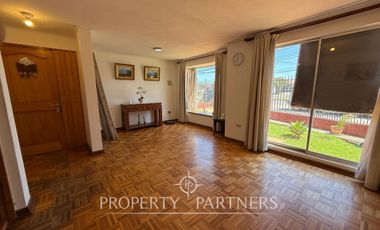 Casa Esquina con Excelente Ubicación Estratégica