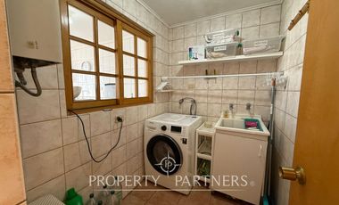 Casa Esquina con Excelente Ubicación Estratégica