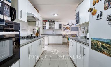 Hermosa casa en venta en familiar condominio, Las Pircas, Peñalolén