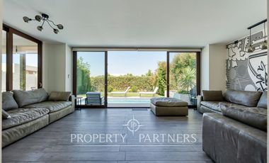 Casa moderna en excelente estado en condominio consolidado de Piedra Roja